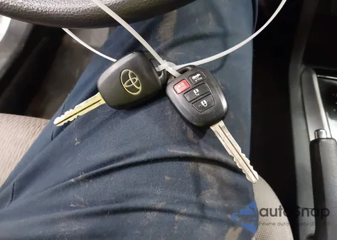 2019 Toyota Corolla Le z USA, uszkodzony, nr VIN 2T1BURHEXKC211393